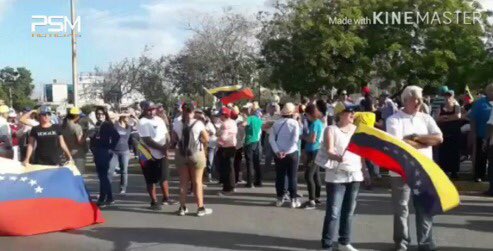 jguaido's tweet photo. Hoy nos hemos expresado valientemente, por encima de la oscuridad y las amenazas. 

El pueblo en #Mérida, #NuevaEsparta y #Portuguesa tomó las calles en paz, por la conquista de sus derechos. 

Nada nos sacará de las calles. ¡Vamos Venezuela! 

#ALaCalleContraLaOscuridad https://t.co/ejihSj9udZ