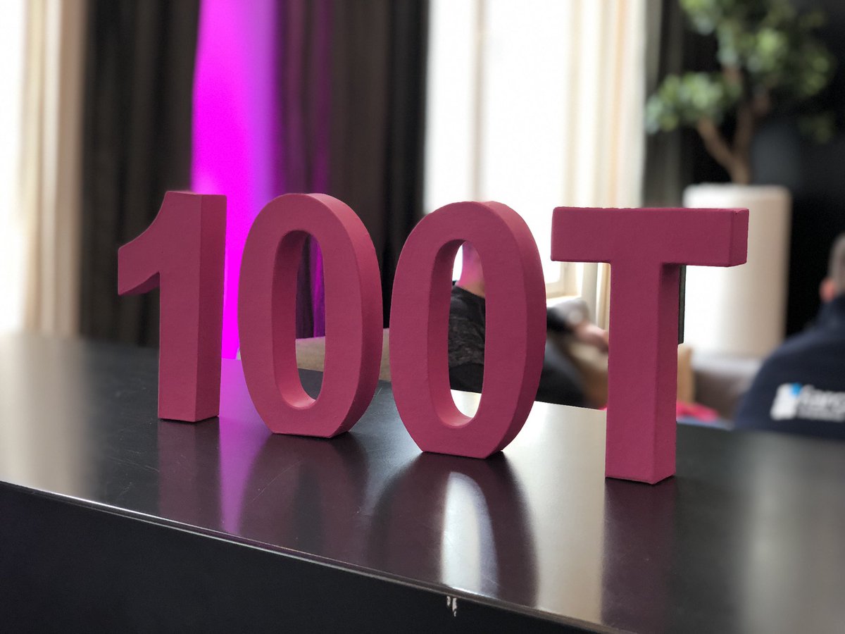 freeracer's tweet photo. #dabei bei #HunderT dem neuen Programm für Spitzenverkäufer im Handel #erlebenwasverbindet #telekomwall https://t.co/oFqU5t8Vq6