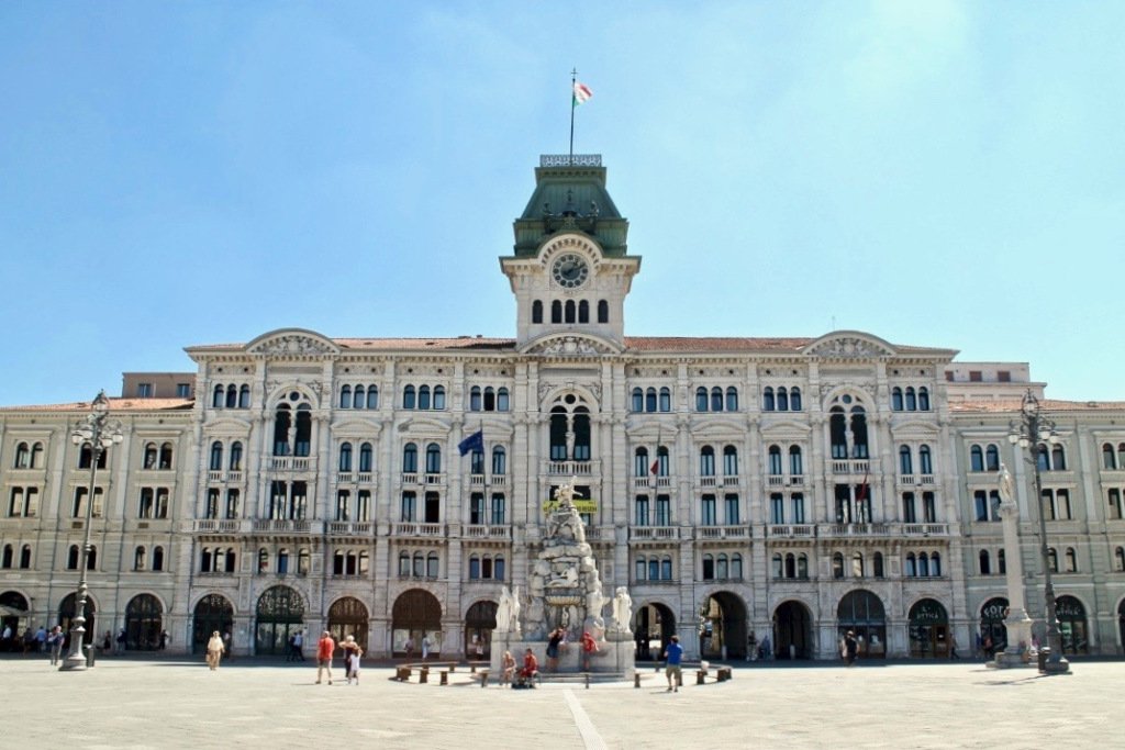 chasing_krista's tweet photo. An Afternoon in Trieste https://t.co/2qSCZDPirT https://t.co/l2Gfhztojd