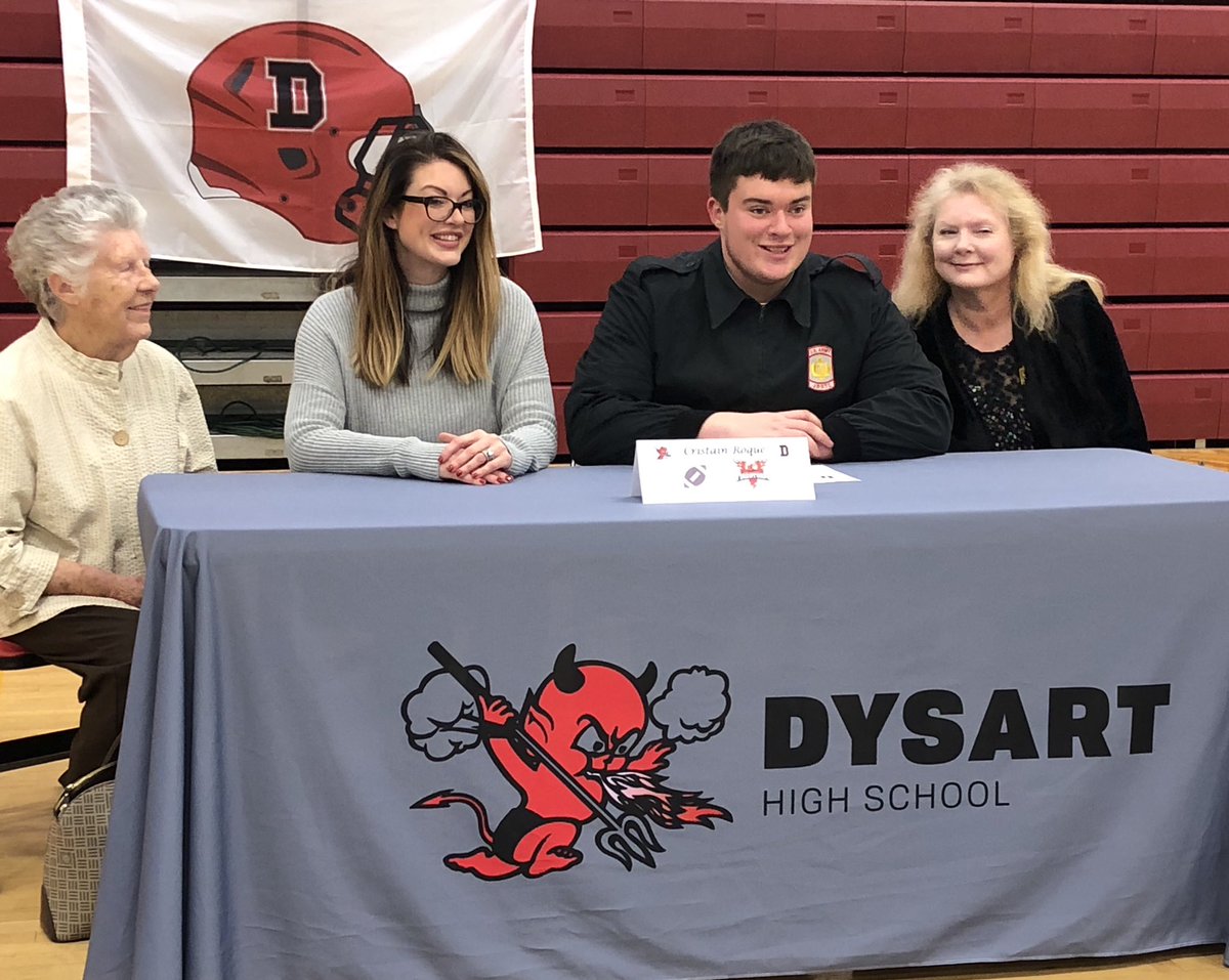 DysartFootball's tweet photo. Congratulations to 4 of our Football Seniors that signed today! We can’t wait to see you at the next level! #DemonPRIDE https://t.co/4tOnhTnfqX