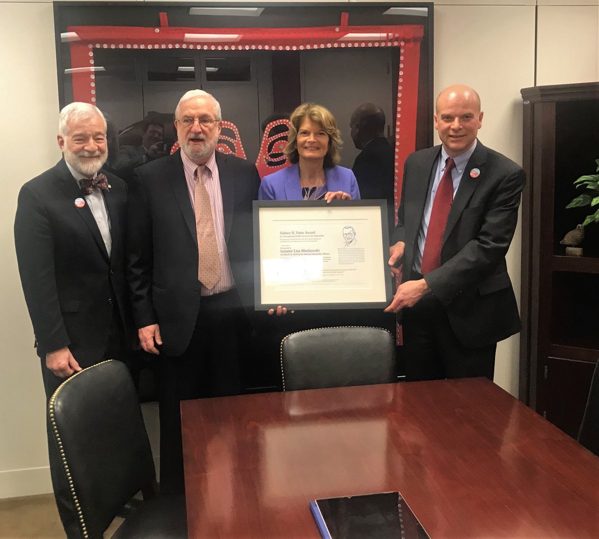UA_GovRelations's tweet photo. Congrats @lisamurkowski on the Yates Award for Distinguished Public Service to the Humanities. Thank you for supporting @UA_System and the humanities. Looking good @uaaJStalvey #HAD19 https://t.co/6IyZhrFWVi