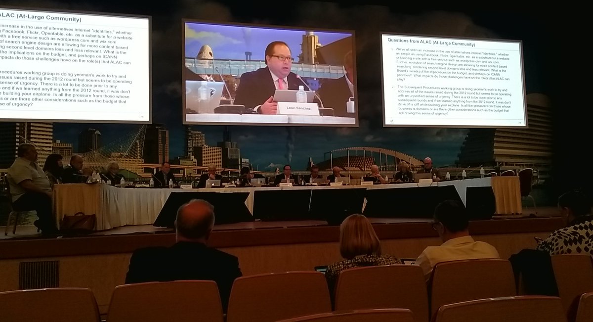 sergiosalinas's tweet photo. Reunión de los Usuarios
de Internet (@ICANNAtLarge) con el Board de @ICANN_es.
#GranReunión.
En el centro, tomando la palabra #LeonSanchez @lion05 miembro del Board por los Usuarios Finales de Internet #OrgulloLatino #ICANN64 https://t.co/wJj7WjNMvk
