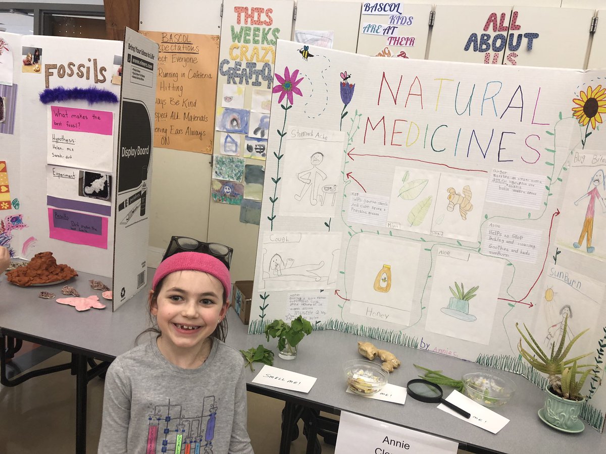DrBalintfy's tweet photo. Amazing evening at LE tonight for our Science Fair!!  So proud of the students who presented, and much appreciation to all the parents and family members who supported their child through the project completion. #LiverpoolLeads  #WeAtLE 🔶💙🔶#LEtheFamily #STEMstrong https://t.co/zlwoUzalIY