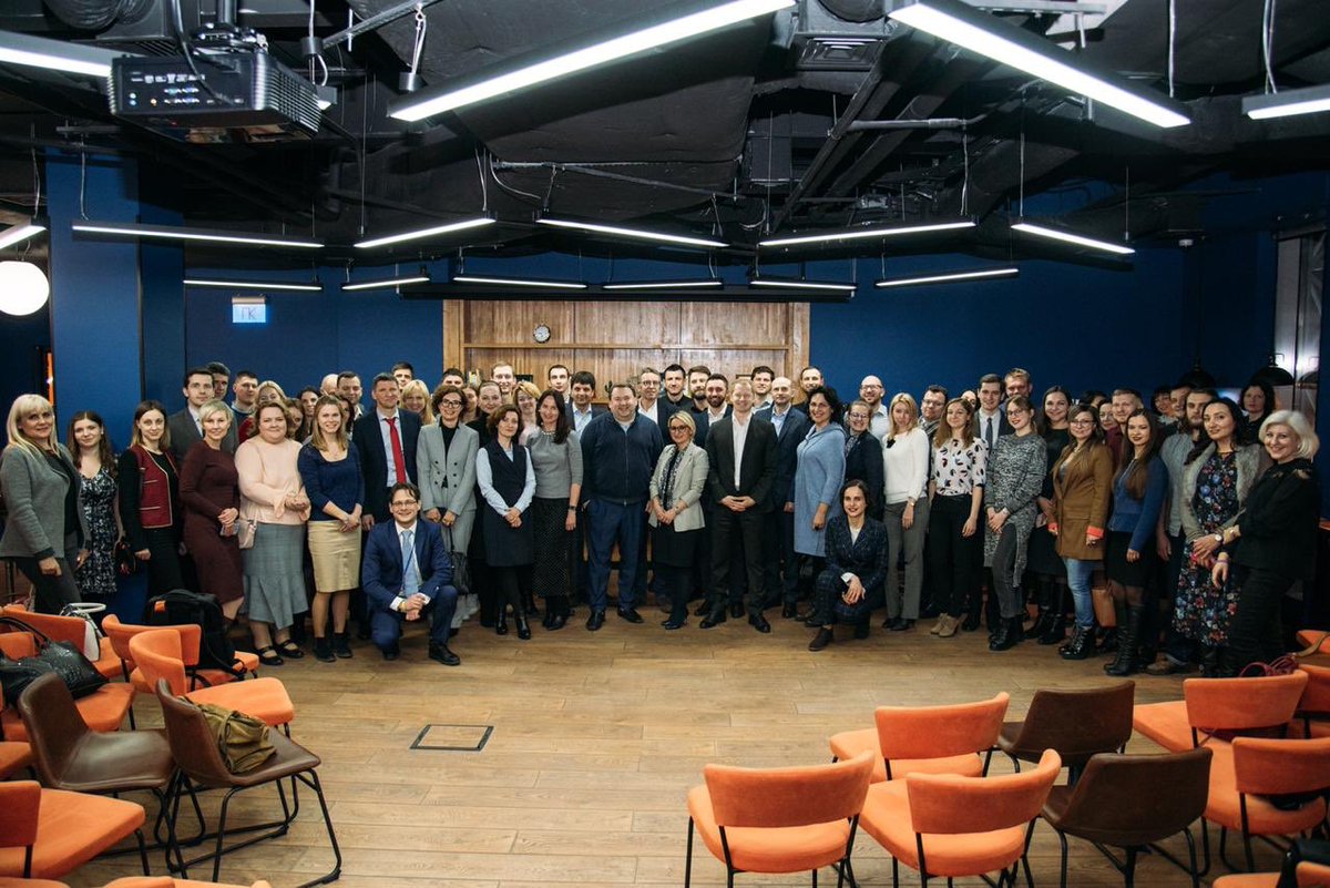 bojanareiner's tweet image. Grateful to Vladyslav Rashkovan for accepting @EBRD’s invitation for a nightcap talk with the reformers network of Ukraine - we are #MakingReformsHappen, we are #TransformingUkraine. Inspiring words of wisdom, a wealth of experience and useful lessons learned.