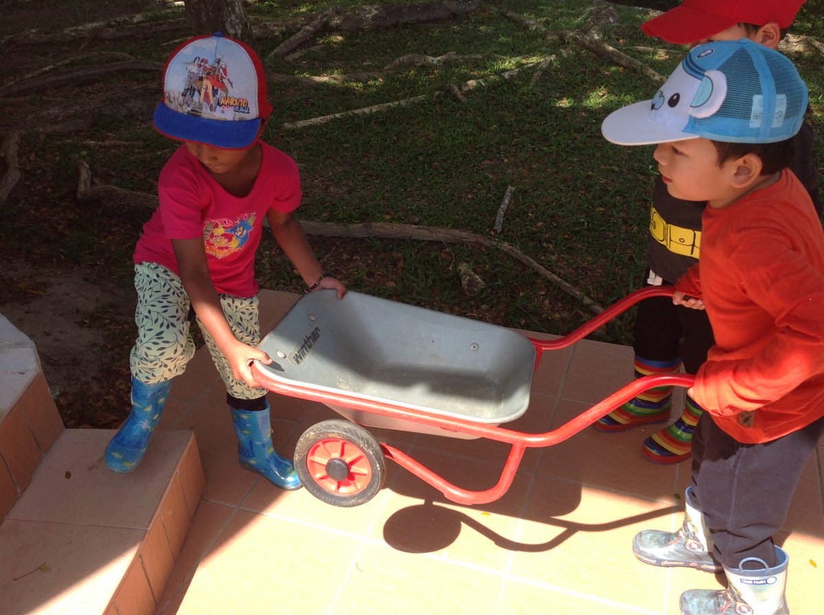 JIS_KindyCroc's tweet photo. Forest School is not just about playing in the mud and exploring the surroundings; it is also about caring for, managing and understanding the natural environment, as a team. The Crocs know that fish need water to breathe and today they helped oxygenate the ponds #JISRespects https://t.co/MQS6CxmN1r