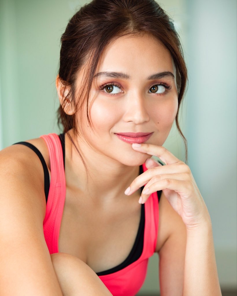 OfficialKBB's tweet photo. #GHSActive lippies and tints are now available in Shopee, Lazada, and Zalora.
π:https://t.co/F7KkaS0ofU
#KathXHappySkin
#KCA #VoteKathrynBernardo https://t.co/MX7tkwLkSt