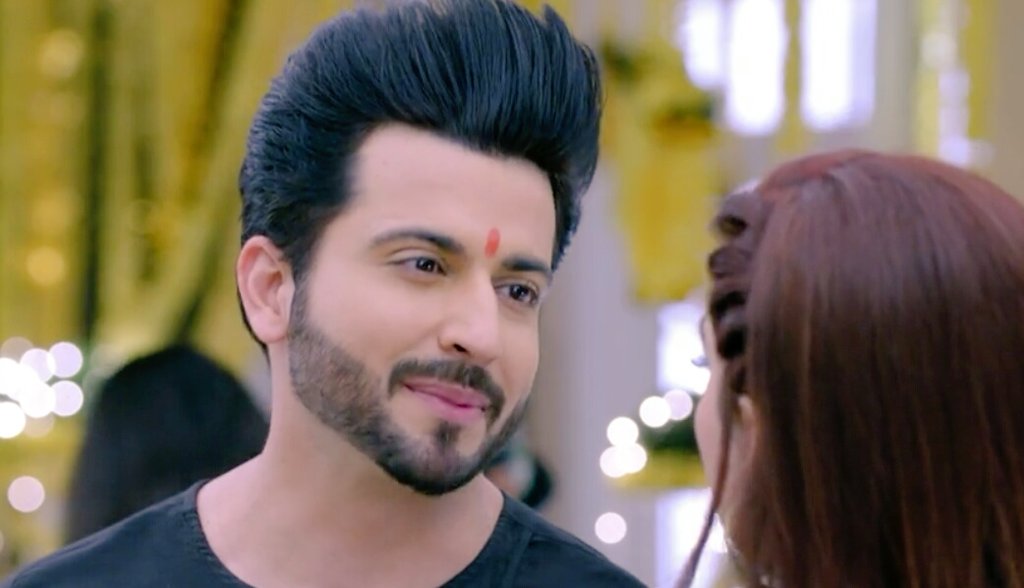 DheerajDhoopar8's tweet photo. Our #TheKaranLuthra Expression always on the Points... &amp; our cute #BabyDoll always getting Jealousy.... 😍😍😍😍 You two are Rocked 😘😘😘😘 #KundaliBhagya #PreeRan @DheerajDhoopar @AryaSmilesa https://t.co/ZcP8qpQQDr