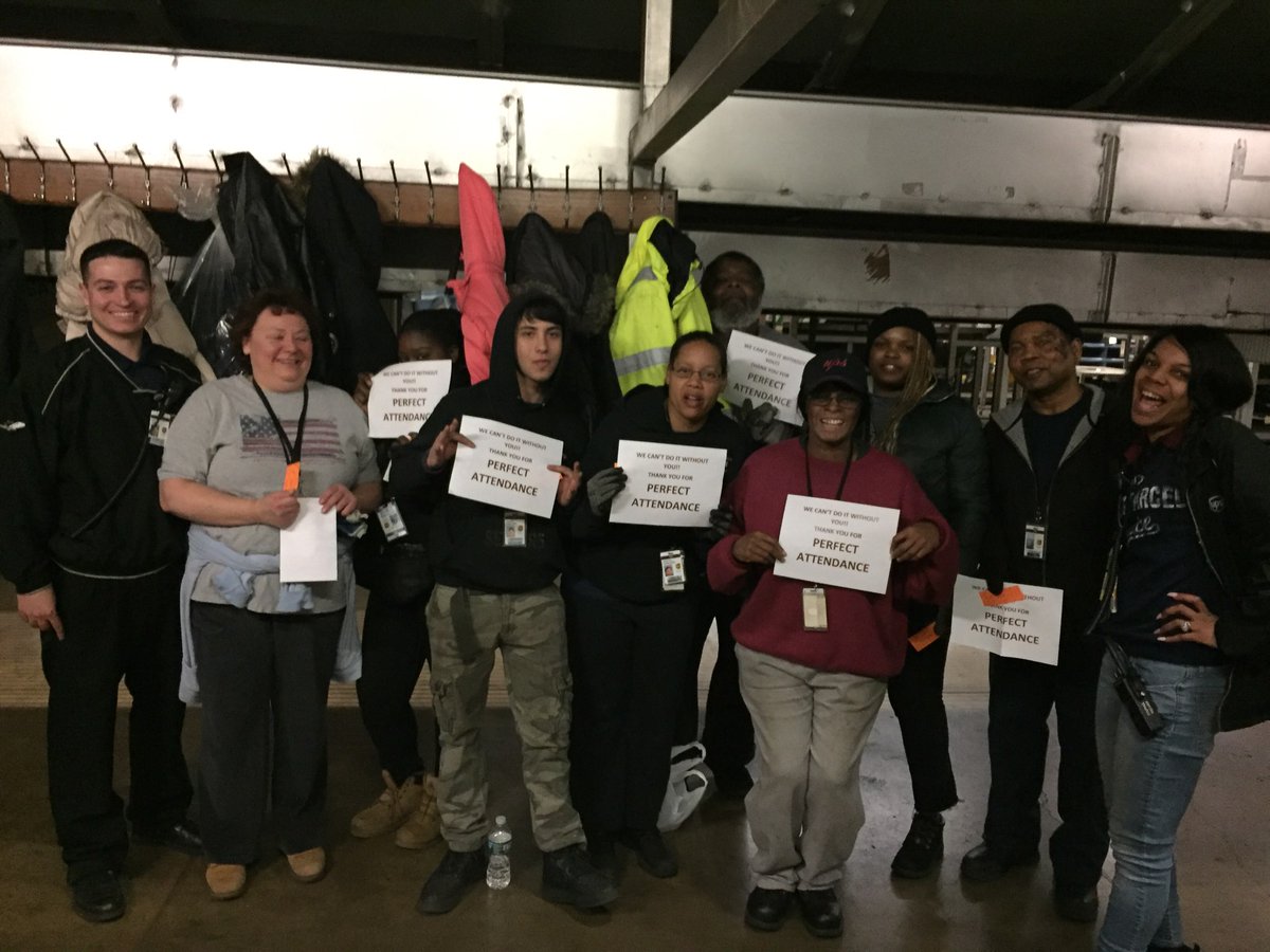Recognizing Tiasheeria Carson's team in PHL Smalls Sort for perfect attendance! @phillyteamsfan8 @JohnEitel2 #Teamphlsnaps