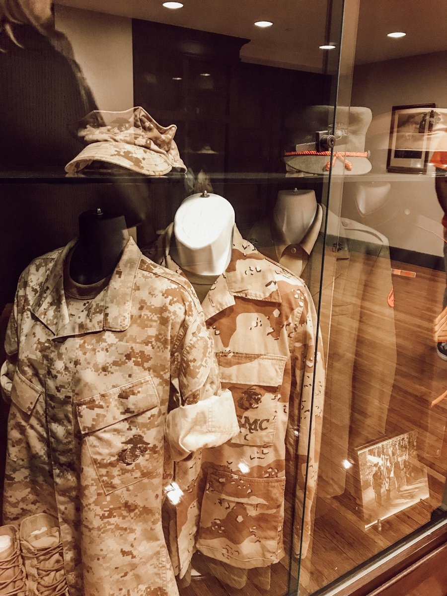 FIDM's tweet image. #FIDM&apos;s Student Veterans of America Chapter was recently invited by @LACoDMVA to tour the Bob Hope Patriotic Hall, located just blocks away from the #FIDMLA campus! Learn more about this historic building &amp;amp; the services they offer our veterans: bddy.me/2XWEW0L