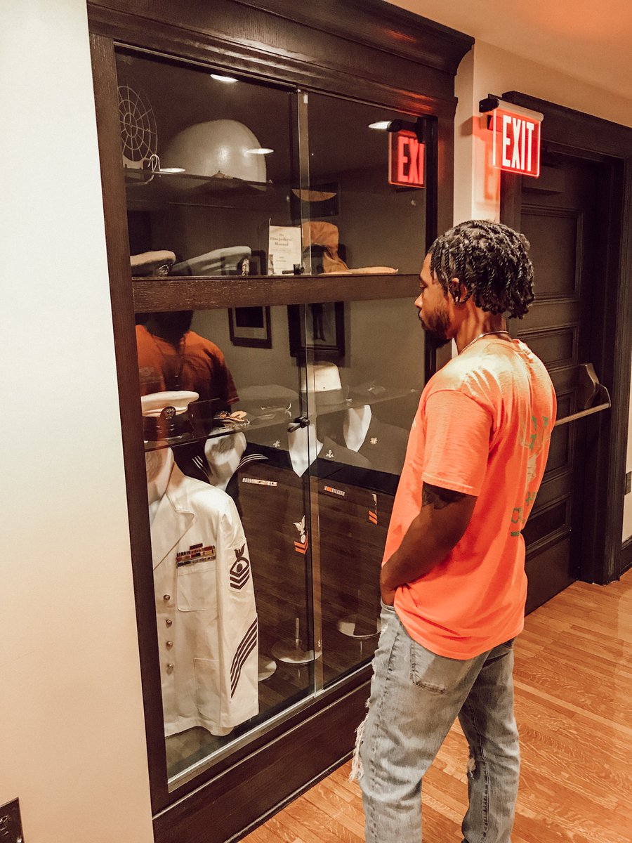 FIDM's tweet image. #FIDM&apos;s Student Veterans of America Chapter was recently invited by @LACoDMVA to tour the Bob Hope Patriotic Hall, located just blocks away from the #FIDMLA campus! Learn more about this historic building &amp;amp; the services they offer our veterans: bddy.me/2XWEW0L