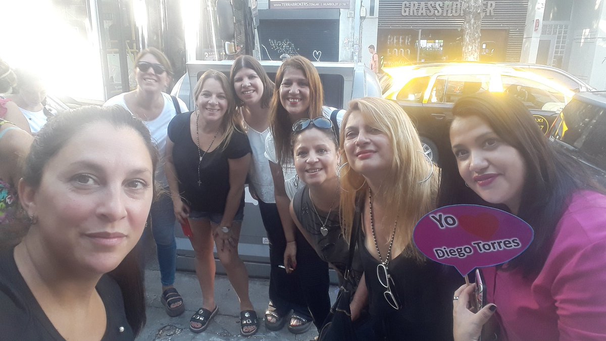 VeronicaKardahi's tweet photo. Hermosos Momentos !!!
@marielapiscii @solegatica10 @JorgelinaTarot @sonijere @xRetals @vanesavillar https://t.co/TwTNy2R7FR