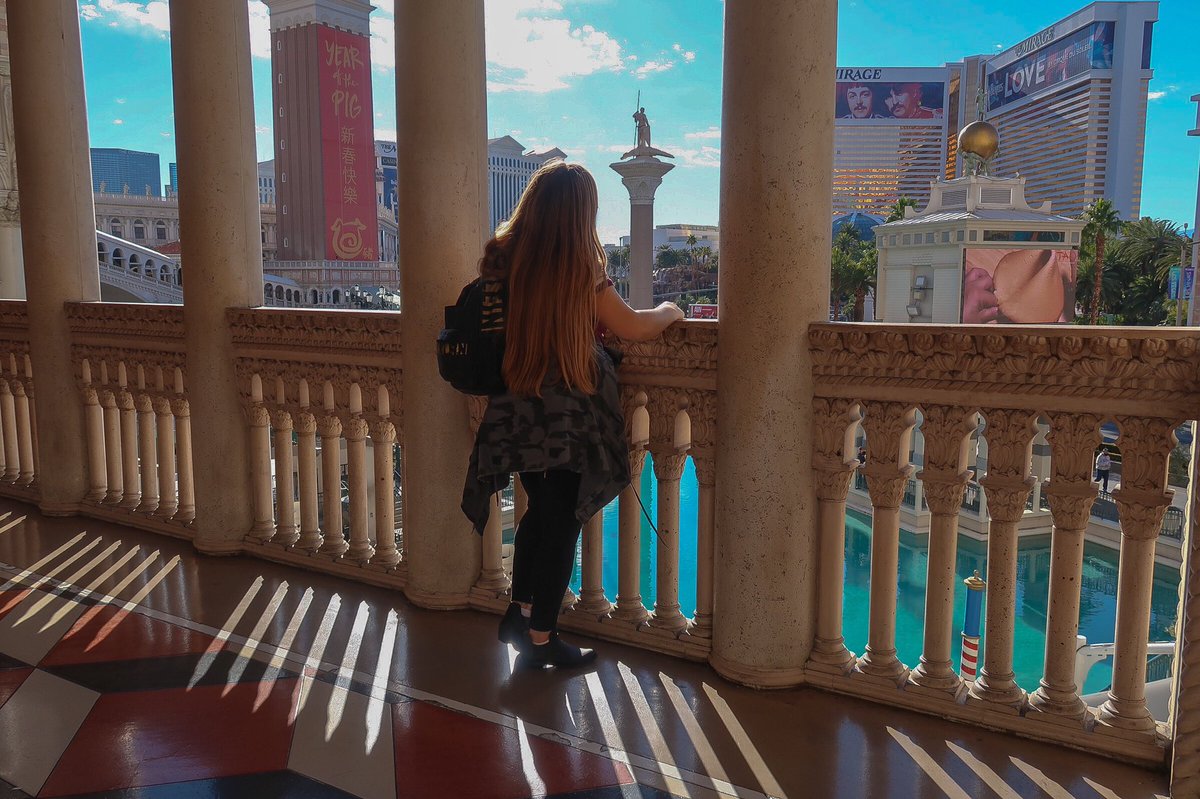 moralessmonique's tweet photo. Vegas Views 💰 #vegasbaby #vegas #traveler #theVenetian https://t.co/CHwpcP1M9Z