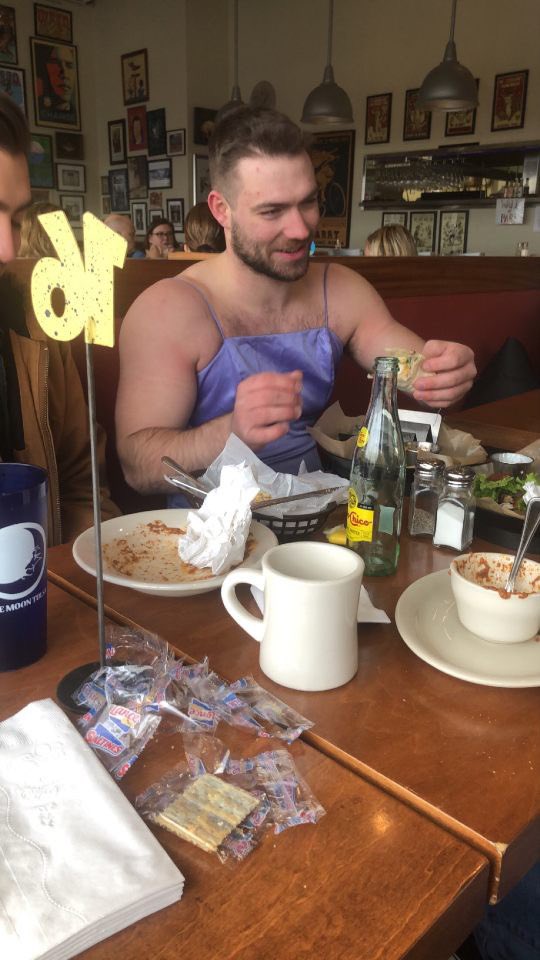 Bradyrosser's tweet photo. When your date can put it away 🤤 https://t.co/n7ntflUsip