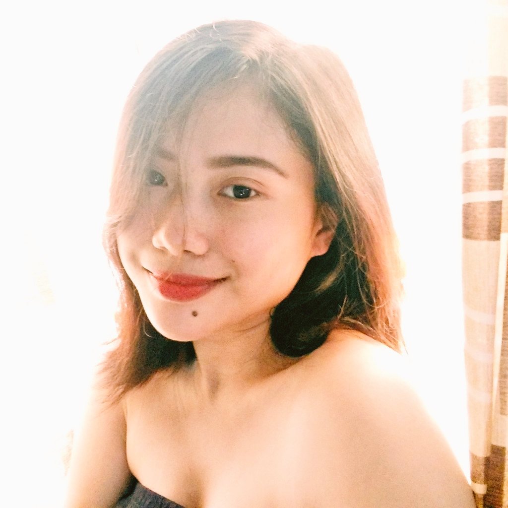 yanesaaa's tweet photo. Me against the brightness 😎☀️ https://t.co/Uke9e4KSYi