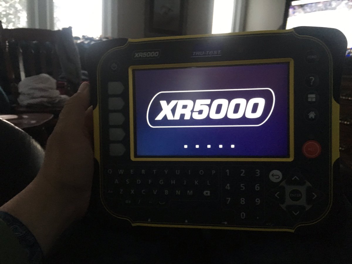 jhozack's tweet photo. Pretty excited to pick this unit up today in Saskatoon. Always a bit nervous when buying used but looks like it’s hardly been used and for half price of a new one. Can’t wait to break it out when we process cows this spring. #newscale #manmustmeasure https://t.co/aQw41lUKOZ