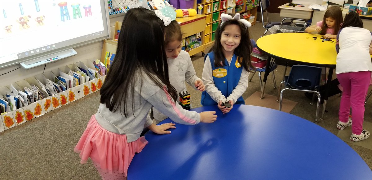 pusinka18's tweet photo. Who can build the tallest tower? #mathchallenge @_RamsRock https://t.co/TYcxi1mvdV