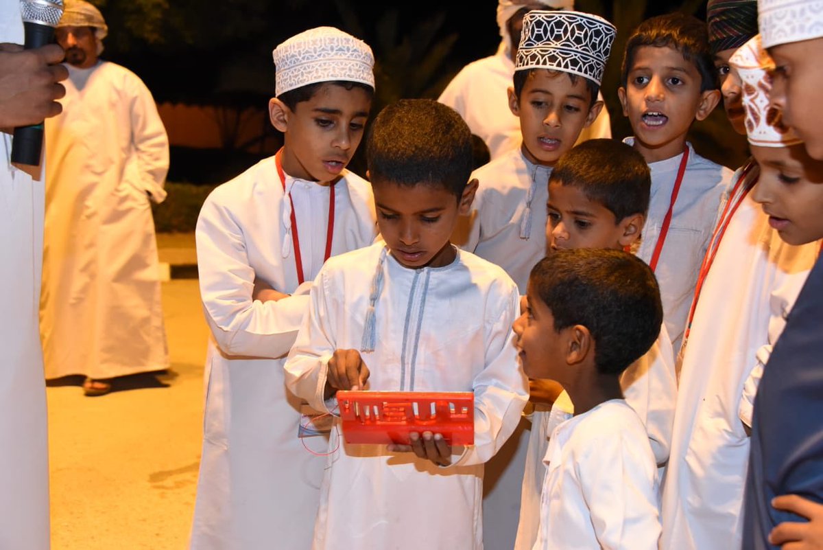 JalanStem's tweet photo. @OSFFestival مشاركة العلماء الصغار بالمركز العلمي #جعلان_ستم في المسابقة العلمية في حديقة البلدية بجعلان بني بوحسن. #الأسبوع_الوطني_للعلوم_STEM #بنك_نزوى https://t.co/4kFwsTwy9F