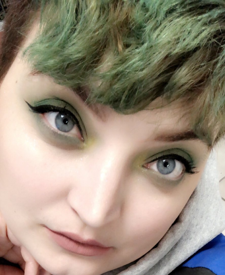TwistedKaysteve's tweet photo. @ColourPopCo #justmyluckpallete is now my jam!  I never knew I needed neon green in my inner corner until now! #makeup #greeneyelooks #colourpop #justmyluck https://t.co/3MnFfNo9vs