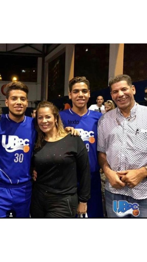 apocaliptico777's tweet photo. Richard Peñalver...     Lleva a sus hijos al Club de baloncesto del Puerto de la Cruz en Tenerife, tiene asilo y su mujer es residente Canario.     ... .El pistolero de Puente Llaguno https://t.co/88bXSu23UB