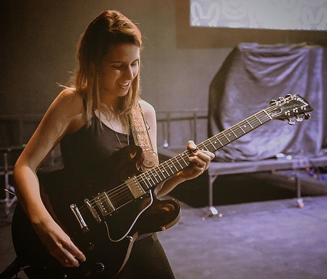susvasquezu's tweet photo. Tomorrow we start rehearsals for tour, I’m so excited!! 😆🛫 I’m gonna be doing vlogs of the tour, let me know in the comments below what type of content you would like to see 👍🏻🐥😄
🎸: @gibsonespanol https://t.co/41GoI1YUnc https://t.co/xN3rLKgsi9