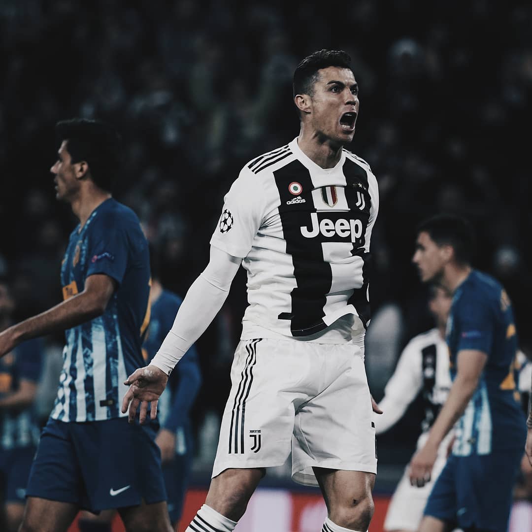 Fanaticosporfu's tweet photo. "Peço desculpas à minha esposa, mas eu me apaixonei por outra pessoa esta noite. Eu me apaixonei por Cristiano Ronaldo."

- Fábio Caressa, jornalista da Sky Sports (Itália). https://t.co/VuZhdiWamN