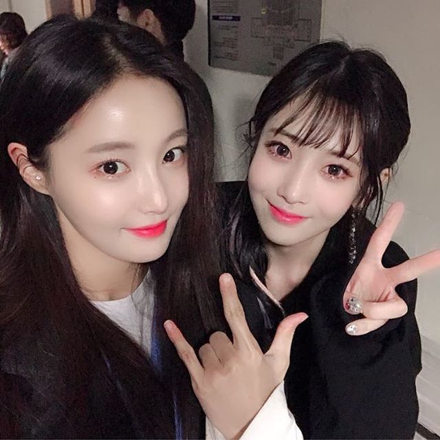 yiren_pd's tweet photo. MOMOLAND yeonwoo 
and Lovelyz jiae
#momoland
#yeonwoo
#lovelyz
#jiae
#momolandyeonwoo
#lovelyzjiae
#yeonwoomomoland
#jiaelovelyz
#cute
#sexy
#beautiful
#followme https://t.co/Nm8aGATD44 https://t.co/zml73Dux4N
