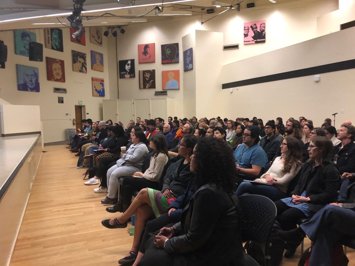 KresgeAdvising's tweet image. A packed house tonight with @safiyanoble for #KresgeMediaandSociety @ucsc #algorithmsofoppression