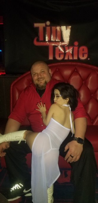 Watch TinyTexie's leaked NSFW photo on TwXstars