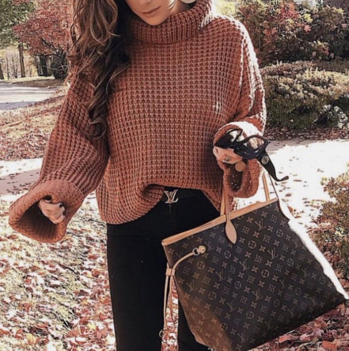 shopcatale's tweet photo. How great does this LV Neverfull &amp; Belt go with this outfit??😍😍

Check our website for more🛍
(Link in bio)
.
.
.
.
#lv #lvneverfull #lvneverfullmm #louisvuitton #lvbelt #fashion #style #beauty #instafashion #fashionable #fashionista #isellbag #ootd #onlineshopping #shopping https://t.co/ZD1g5WLTyt