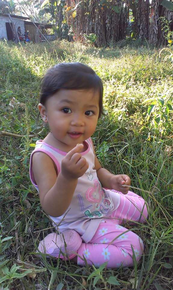 sumarandal's tweet photo. Akala ni bebe nasa Nz parin sya..bebe di na yan green green grass,puro tinik na yan 😂 https://t.co/I4ddm8myOG