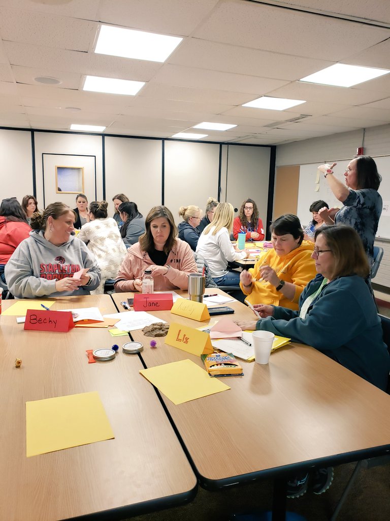 HeatherAnnGill's tweet photo. Taming transitions! Prevent. Teach. Reinforce! #ecmtss #pyramidmodel #npbis https://t.co/iM8b1rhndH