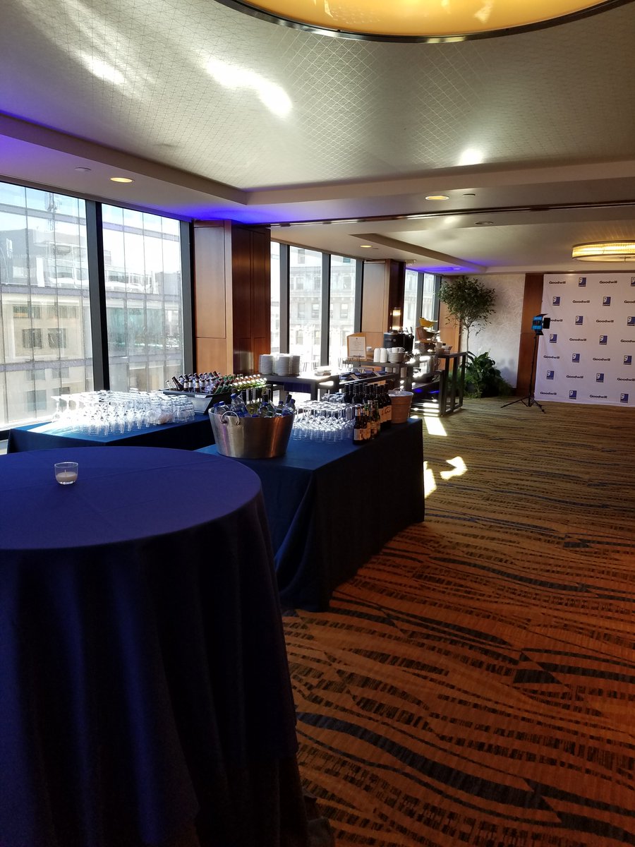 LauraWalling's tweet photo. The calm before the crowd arrived to celebrate and welcome our new CEO. Great job to my @Goodwillintl colleagues who planned a wonderful reception. Thanks to all of our partners who attended. #WhyGoodwill #GoodwillOnHill https://t.co/s2NQkIYnGv