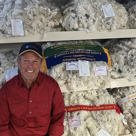 awn_rural's tweet photo. Congratulations ๐ to Mark and Lesann Waters of Eddington, for taking out the Reserve Grand Champion Fleece at the 144th annual Armidale & New England show, proudly sponsored by AWN #australianwoolnetwork #woolnetworkaus #merino #wool #australianwool #aussieframers #armidaleshow https://t.co/UcrwLGa36K