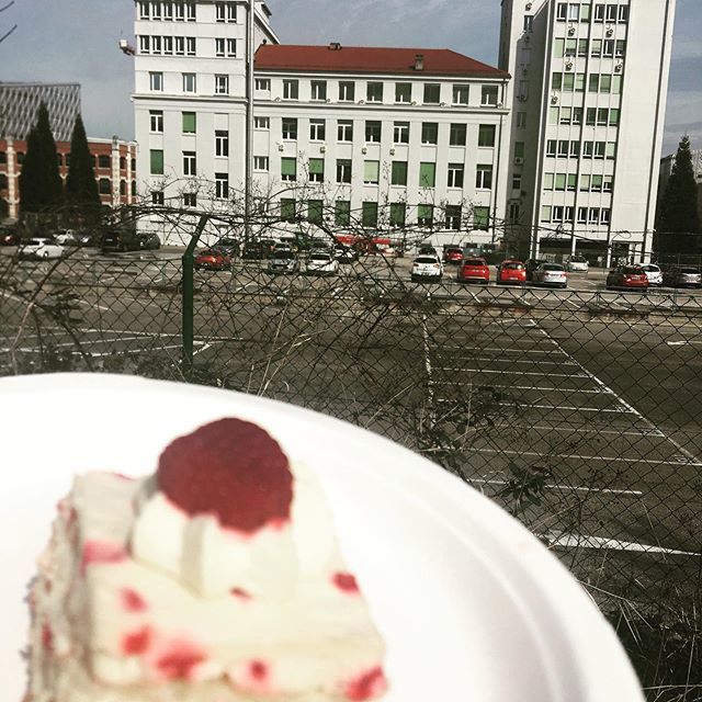 DrKriebel's tweet image. Here’s home: @campusbiotech Innovation Park. #myweb30 #web30 #myweb30birthdaycake roadtrip
