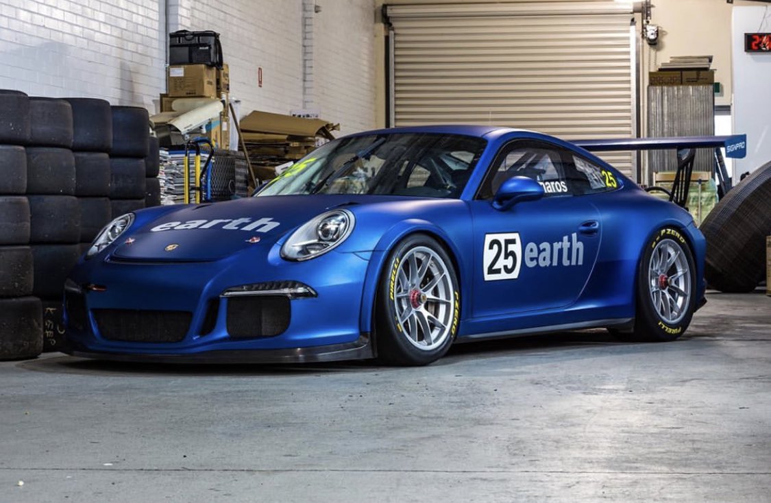 signproau's tweet photo. All finished and ready to race this weekend at the @F1 @ausgrandprix a complete @AveryDennison wrapped @Porsche in matte metallic blue 📸 #oceanearthtrack  
#wrap #signage #design #visualimpact #branding #vehicle #vehiclewrap #vinyl #wraps #signpro #porsche #melbourne https://t.co/tvnGK8B111