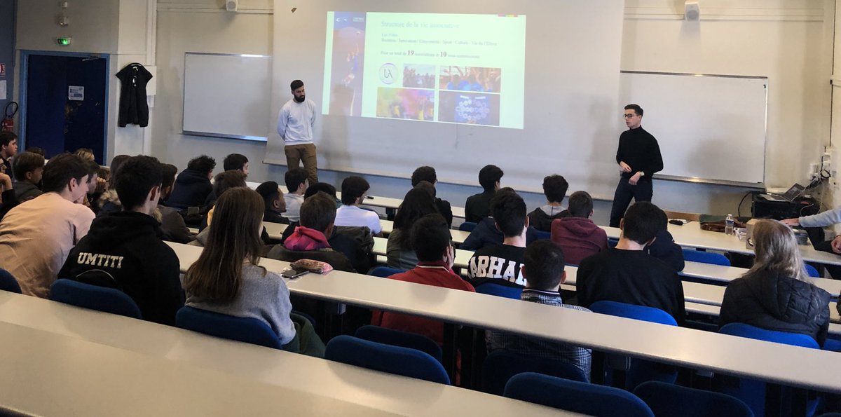 [#Formation] De nombreuses questions à nos deux représentants « Élève » de la part des étudiants de #CPGE du #Lycee_Stanislas_Cannes tant sur le contenu du cursus, le rythme de la formation la vie associative. Avec <a href="/UA_ECM/">UA ECM</a> <a href="/PhyTv/">Phy Tv</a> 👏🏻