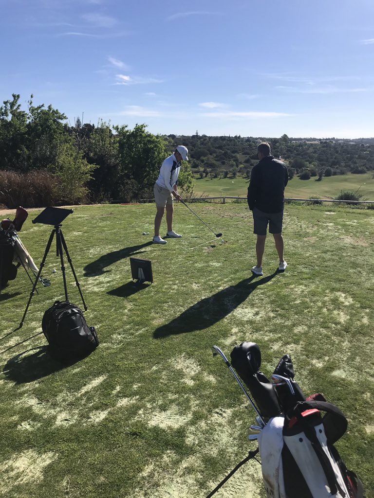 Meanwhile, @golfgassy works his magic on @TrackmanMatt with <a href="/JamesCrabbGolf/">James Crabb Golf</a> ✨👌🏼🏌🏼‍♂️