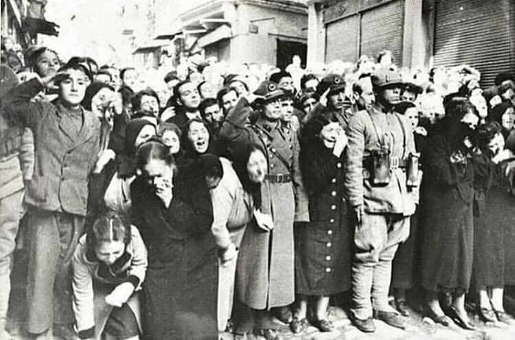 hellicopterman's tweet image. Mustafa Kemal Atatürk’ün cenaze töreni... Böyle bir lider nasıl unutulur ki?