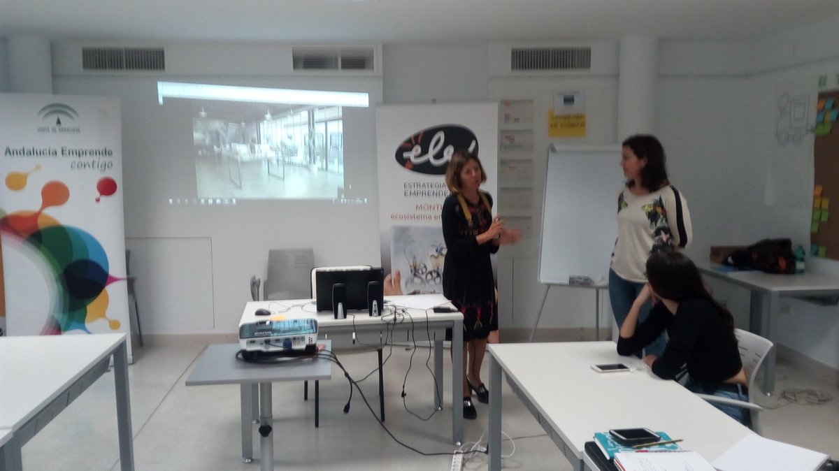 LanzaderaMonti's tweet photo. Hoy nos visita el #CADEMontilla impartiendo taller canvas y la empresaria María Amalía presentando  Arahi empresa de cosmética natural,como ejemplo de cómo se crea una empresa de evoluciona https://t.co/E4cIRvpyYi