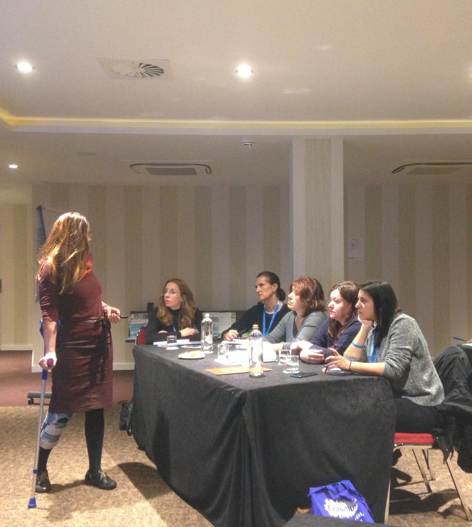 sepiegob's tweet photo. Continúa el seminario Supporting Multilingual Classrooms en su segundo y último día. Cómo adaptar al alumnado el lenguaje académico presente en todas las asignaturas. #MultilingualClassrooms #ECML @ECMLCELV https://t.co/Wis6Ug9LQ8