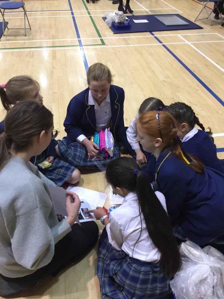 NotreDameCobham's tweet image. Groups at work! #sciencechallenge #ScienceWeek2019