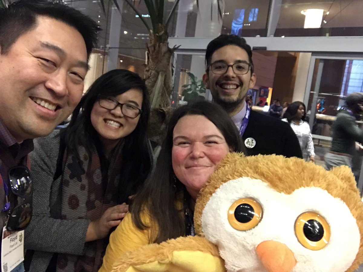 a_reyofsunshine's tweet photo. @NASPAned hanging out with some UCI alumni! #zotzotzot #naspa19 https://t.co/oOmX17IZwa