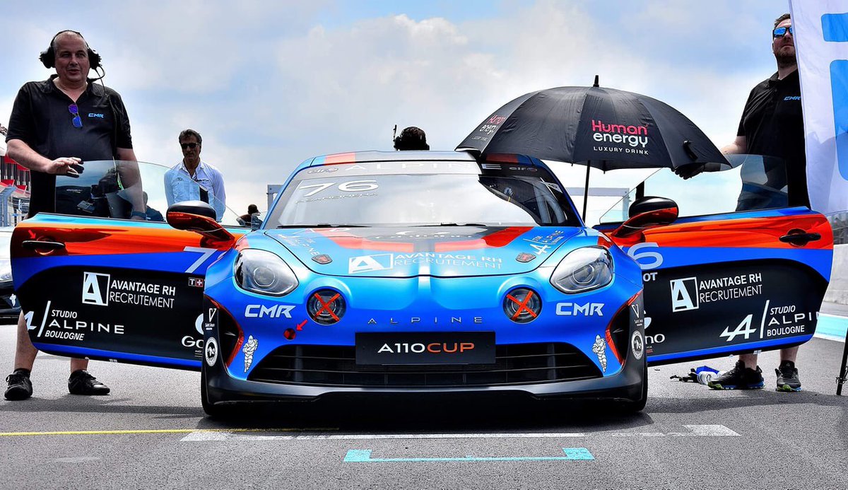 AVANTAGERH's tweet photo. La saison est lancée! La tél AVANTAGE RH souhaite une belle aventure à son pilote préféré @PierreSancinena qui se lance à l’assaut du championnat @gt4series. Go Pierre! https://t.co/a4YRRlevKa