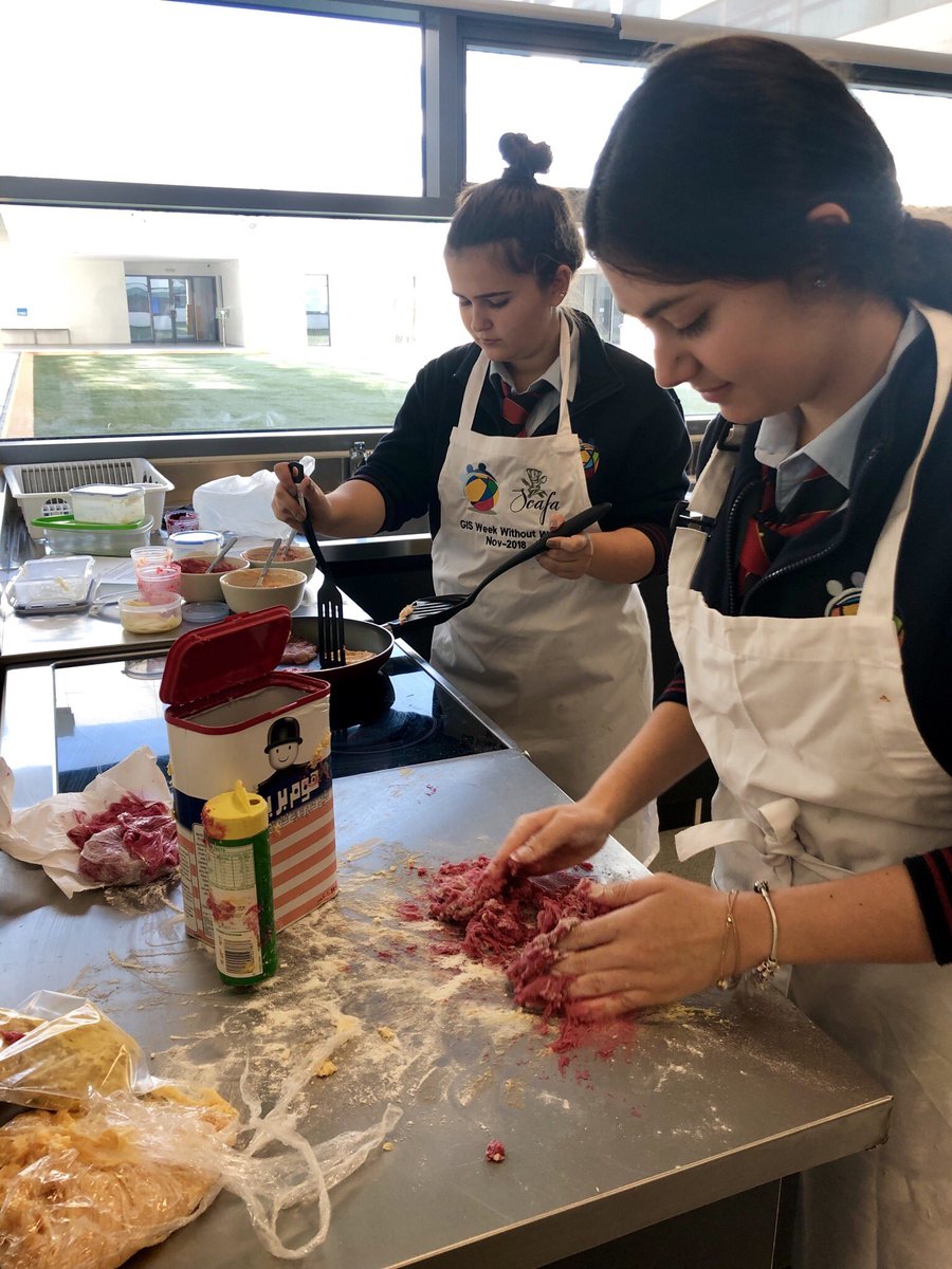 MsLaurieCooper's tweet photo. What can you make with a potato? @GIS_Gems #food #design students inquiring in to creative, unique and healthy potato recipes. Can you believe that they have used vegetables to get these vibrant colours! #WeRGIS #WeRGISDesign #Innovation #spudtacular https://t.co/9Nne7BXPpX