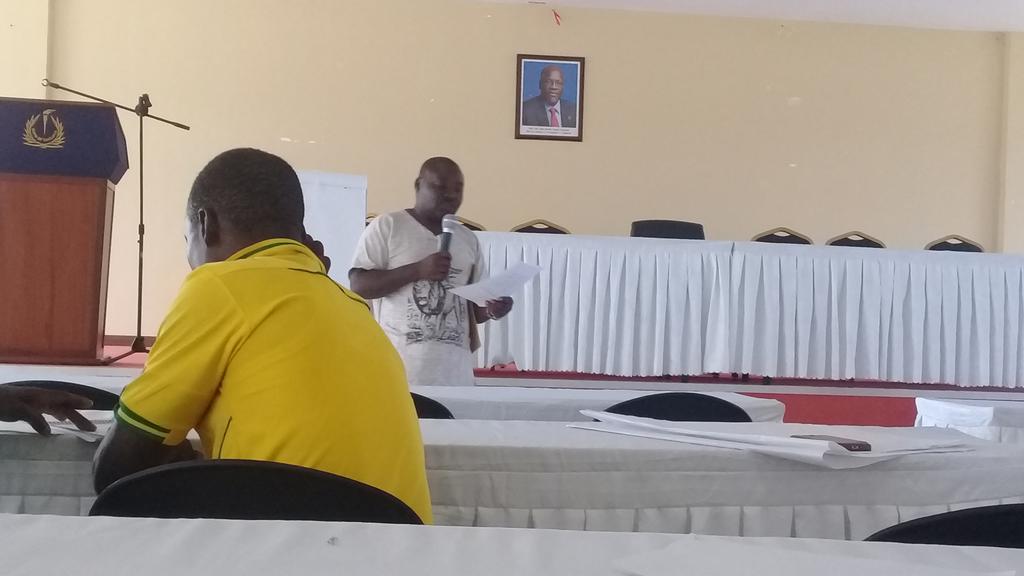 ILiungu's tweet photo. Siku ya 3 leo na ya mwisho tukipatiwa mafunzo ya haki za binadamu Mtwara ukumbi wa BOT #CHUKUAHATUA @msoapomtwara @OxfamTz @mohamed_mkulima @billmarwa @KefarMbogela @JansonJesca https://t.co/HUM53PpCW5