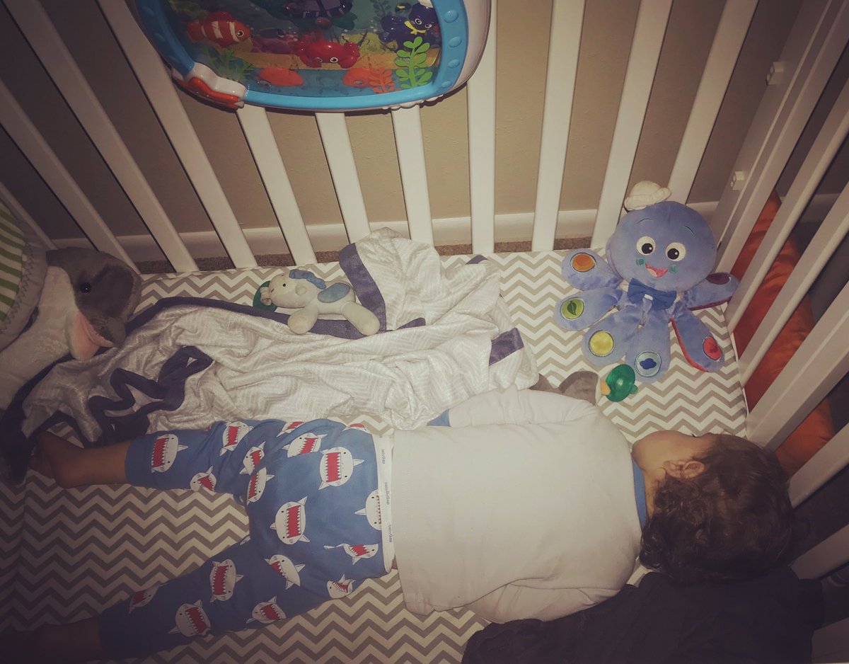 dream of the angels 
little one...
.
.
.
#valorieoart #rhj4 #mydaughterishome #grandson #babyishome #daughter #tampaliving #cityoftampa #familytime #creatingnewmemories #sweetdreams #bedtime
