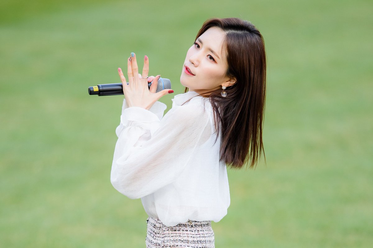 gallrof-Lovelyz tweet media