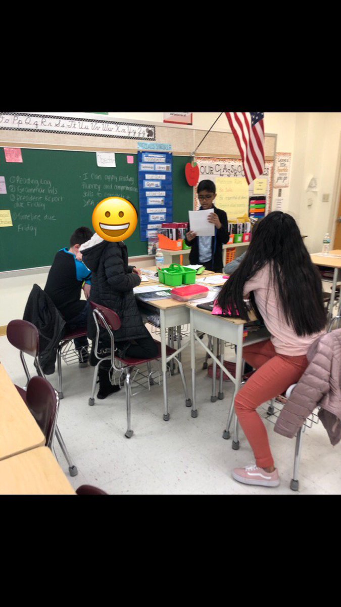 SamselUES's tweet image. Working together to determine text structure in Miss Parse &amp;amp; Mrs. Seavey&apos;s class! #textdetectives #workinghard 😁