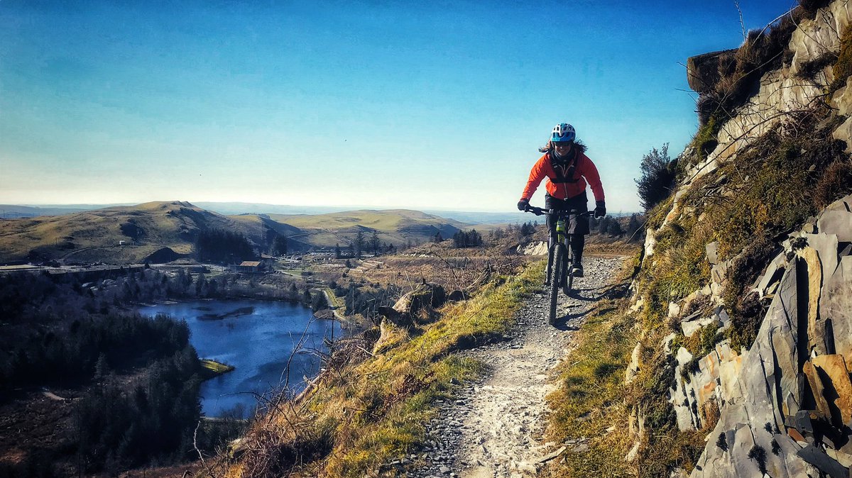 mtbcymru's tweet image. High as a kite at Nant yr Arian. A swoopy fun filled descent all the way to the cafe ☺️🏴󠁧󠁢󠁷󠁬󠁳󠁿

#Wales #findyourepic #mtb #cycling #adventure #visitwales