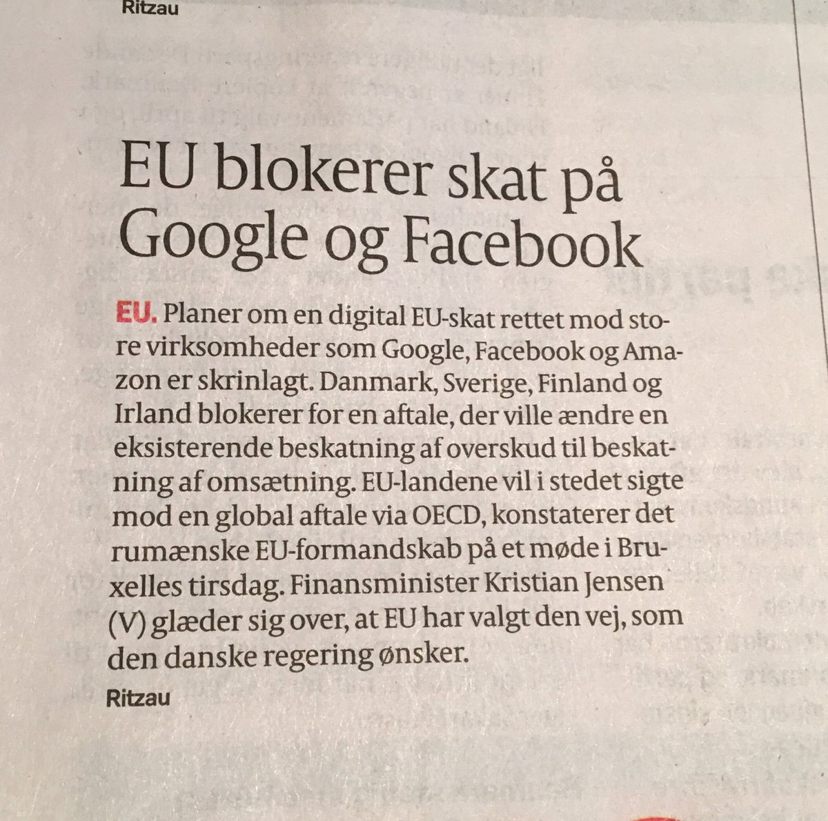 kraghclaus's tweet photo. Volapyk i Politiken - det er ikke EU men derimod #Danmark der blokerer skat på Google og Facebook. ⁦@Kristian_Jensen⁩ spreder #fakenews - Ritzau holder mikrofonen og på ⁦@politiken⁩ har de sat en robot til at redigere siderne - må man håbe. #eudk #dkpol https://t.co/Od0l7qSE6w
